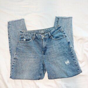 High waisted blue medium wash jeans